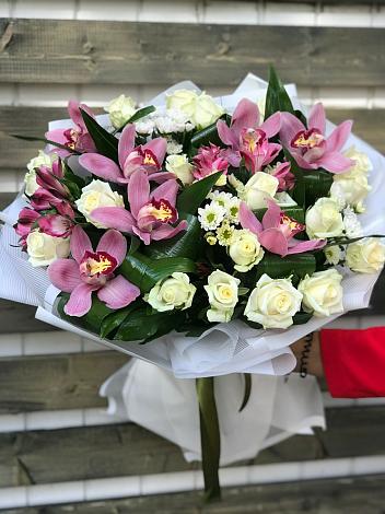 Букет цветов из: Розы и Хризантемы в Воздвиженское