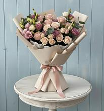 Букет цветов из:  Розы и Лизиантусы в Воздвиженское