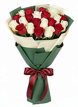 Букет Микс из красных и белых роз в Воздвиженское