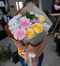Букет цветов из:  Герберы, Розы и Хризантемы в Воздвиженское