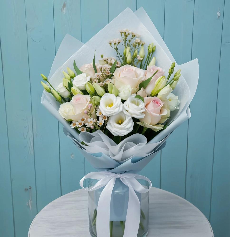 Букет цветов из: Розы и Лизиантусы в Воздвиженское