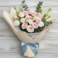 Букет цветов из:  Лизиантусы в Воздвиженское
