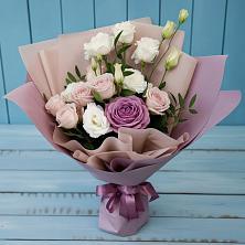 Букет цветов из:  Розы и Лизиантусы в Воздвиженское