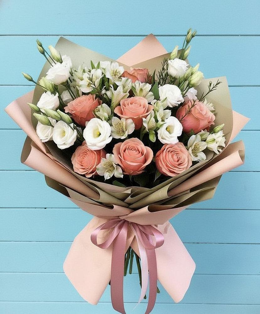 Букет цветов из: Розы, Альстромерии и Лизиантусы в Воздвиженское