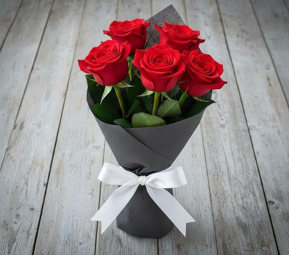 Букет 5 Красных роз Эдлесс Лав в Воздвиженское