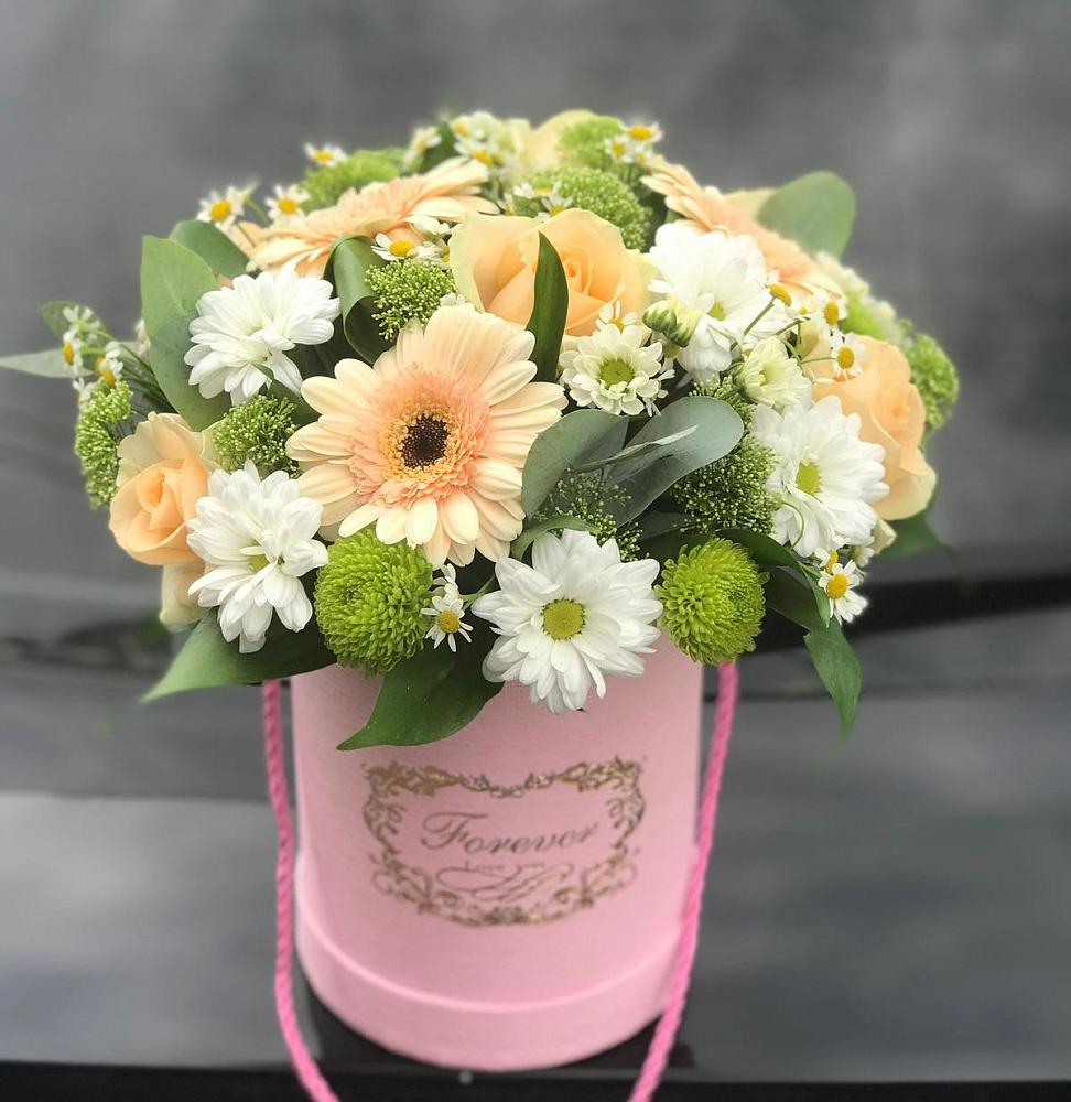 Цветочная композиция из Розы, Герберы и Хризантемы в шляпной коробке в Воздвиженское