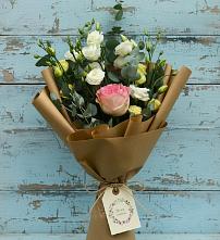 Букет цветов из:  Розы и Лизиантусы в Воздвиженское