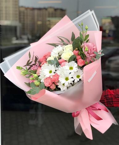 Букет цветов из: Розы, Лизиантусы и Хризантемы в Воздвиженское