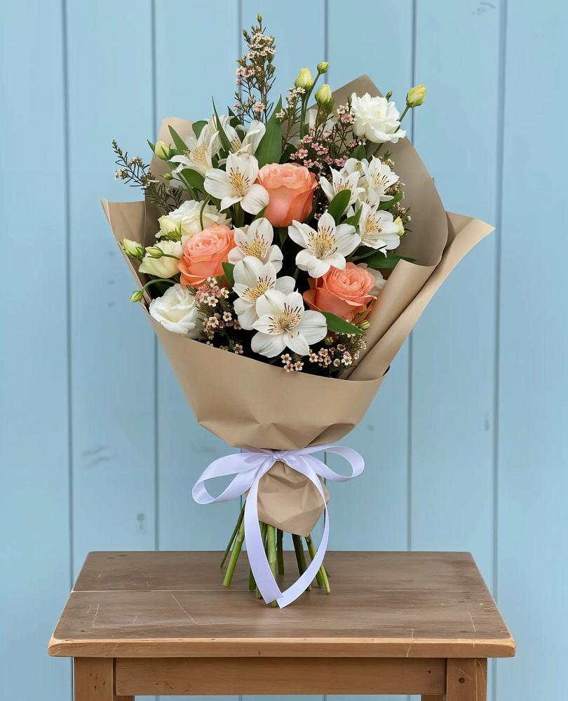 Букет цветов из: Альстромерии, Лизиантусы, Розы и Хризантемы в Воздвиженское